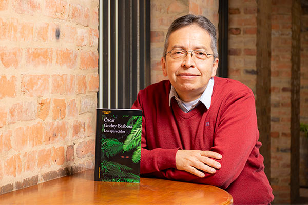 Óscar Godoy Barbosa presenta su novela «Los aparecidos»