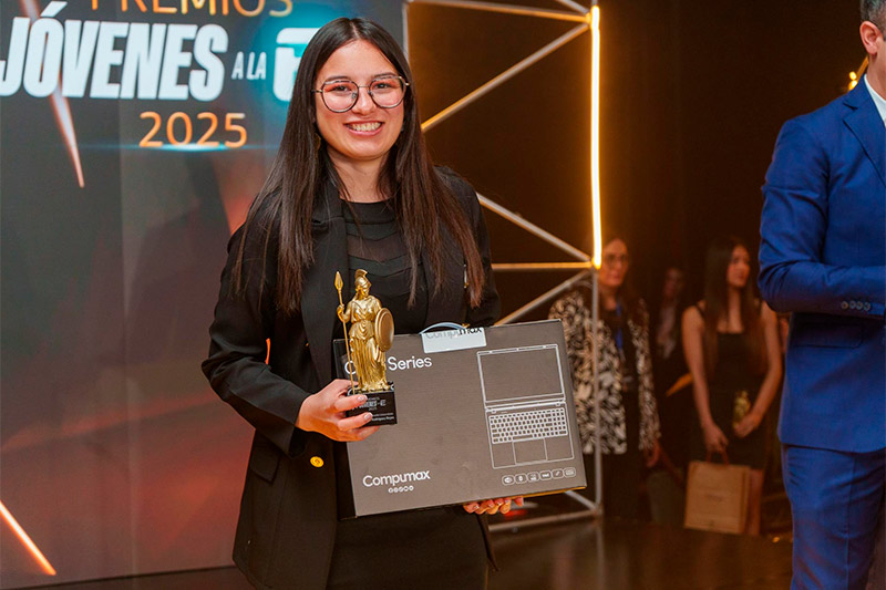 Unicentralista obtiene el mejor promedio de Jóvenes a la E