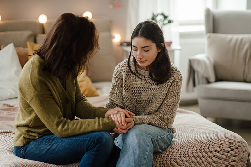 ¿Cómo ayudar a alguien en crisis emocional? Esto recomienda psicóloga