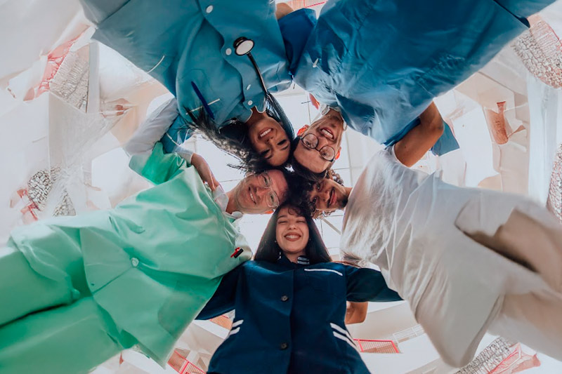 Trabajadores sociales y psicólogos ahora son personal de salud