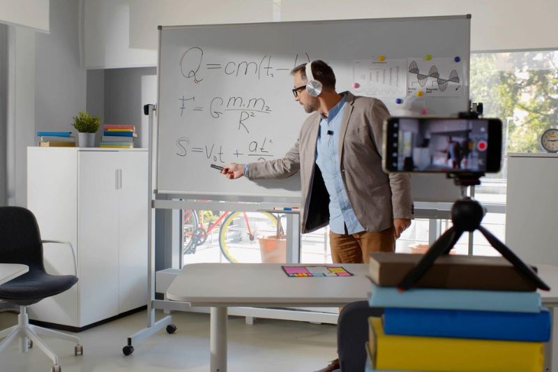 Marca personal para profesores: ¿qué es y cómo construirla?