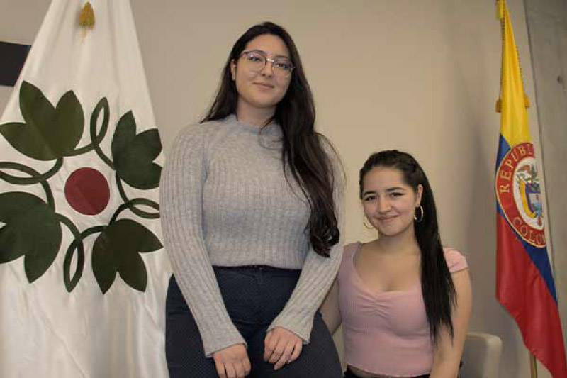 Alisson Dennis González Cortés y Natalia Rodríguez Jiménez, estudiantes del programa de Biología de la Universidad Central.