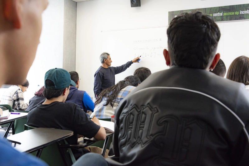 Postúlate para liderar un curso en la Oferta de Formación Centralista