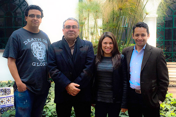 De izquierda a derecha Pablo Emilio Romero, docente; Arturo Uscategui, director del Departamento de Publicidad; Jacqueline Alarcón y Fredy Leyton, docentes