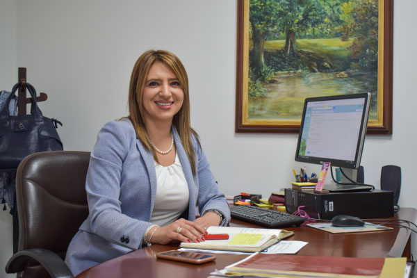 Paula Andrea López, directora administrativa