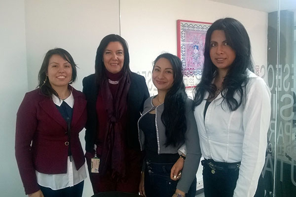  Viviana Aranda, Klaudia Gómez, directora del Departamento de Mercadología, Maribel Carrillo y Daniela Hernández