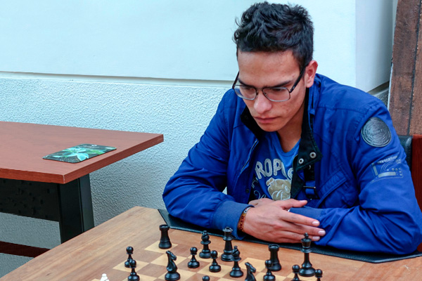David Roberto Moreno, estudiante de Ingeniería Electrónica, campeón del Torneo de Ascenso.