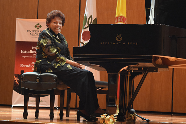 Helvia Mendoza, homenaje a una pianista ejemplar