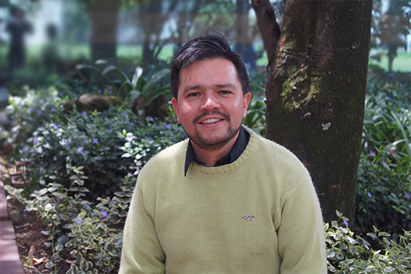 Rafael Ochoa, docente de la FCAEC