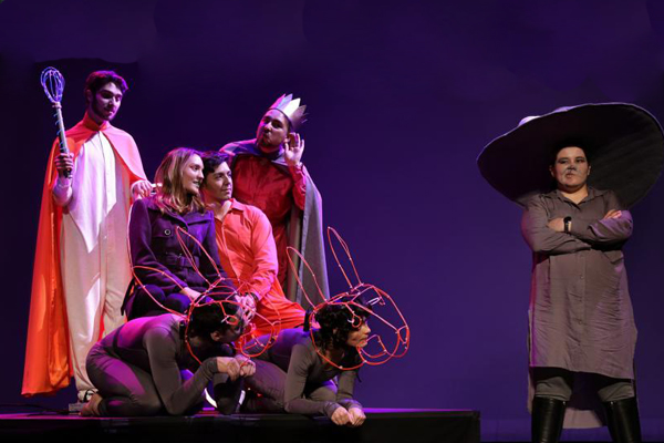Taller de Ópera  de la UC en una de las funciones de la ópera infantil El gato con botas.