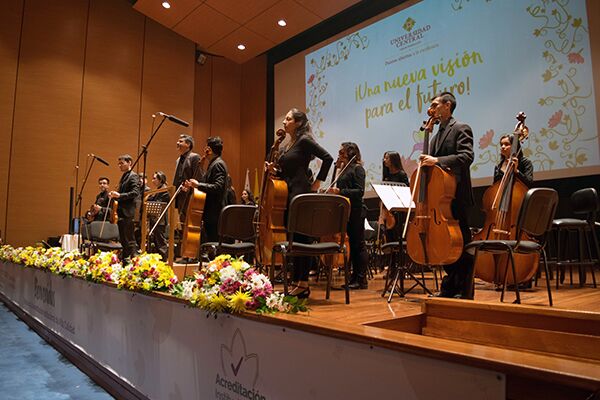 Intervención musical de la Orquesta Sinfónica y el Coro de la Universidad Central