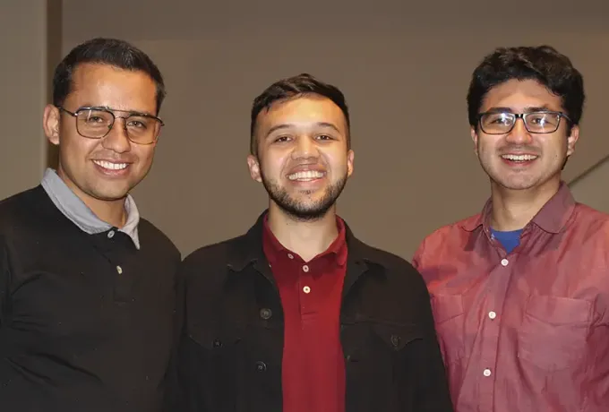 Juan Sebastián Rivera, William Prada y Javier García, profesionales centralistas en el análisis de datos.