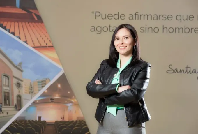 Compromiso y visión: Lorena Ramírez asume la decanatura de la FCEJ